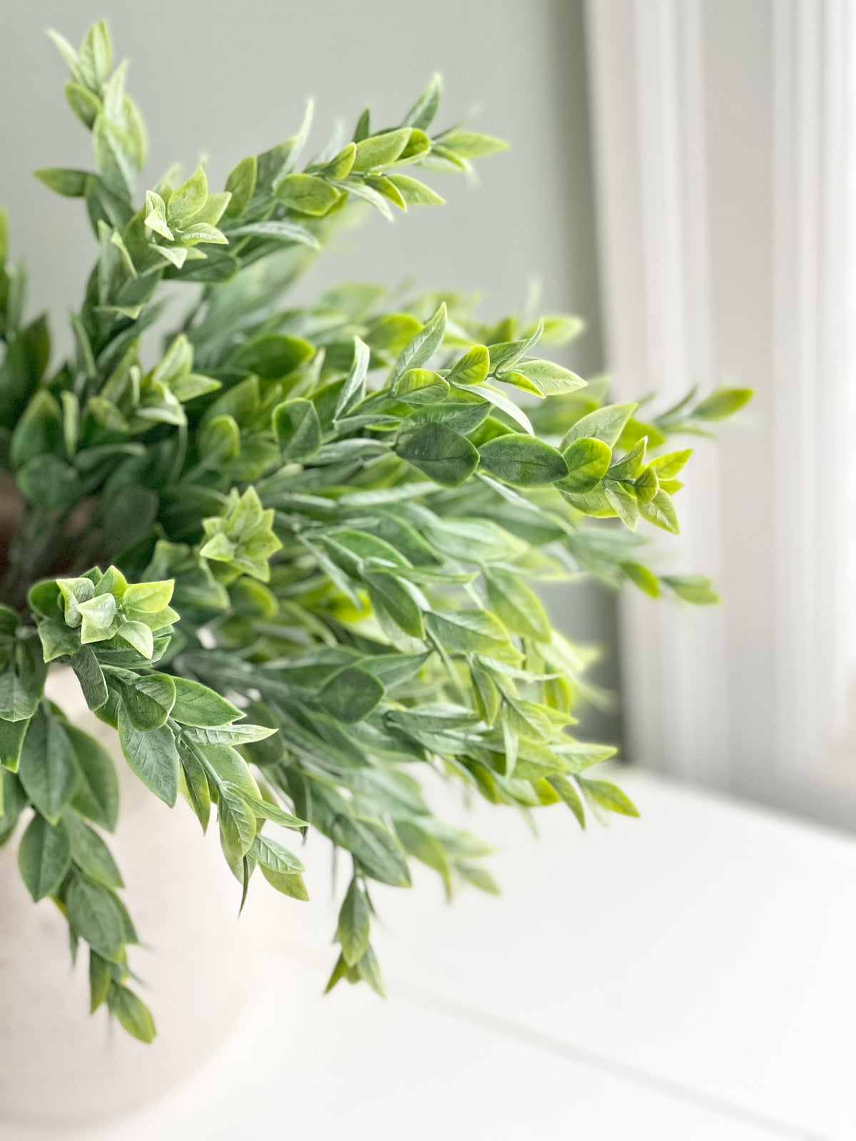 Faux: 15" Ruscus Leaves Bunch
