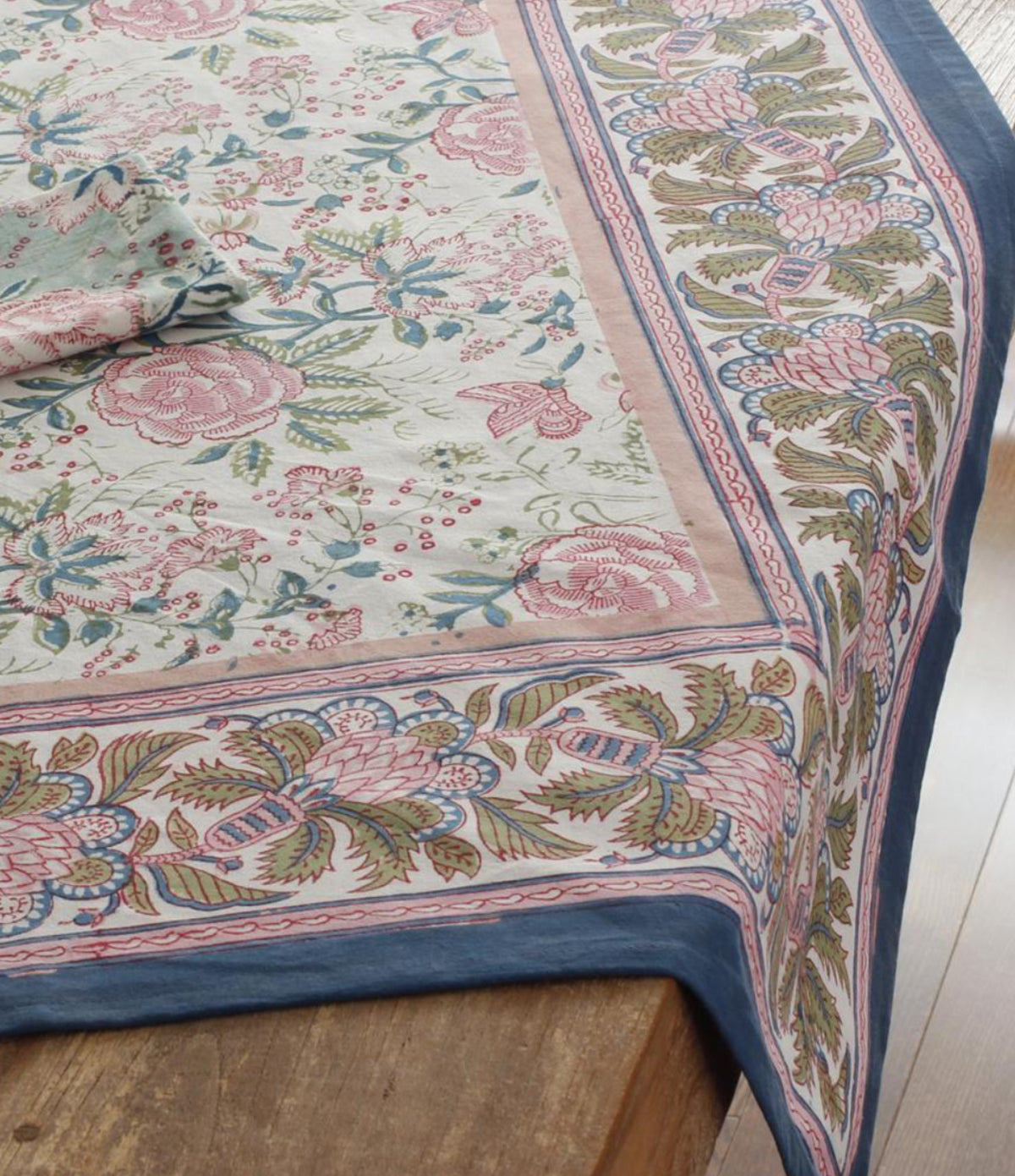 Gulab Ivory Tablecloth