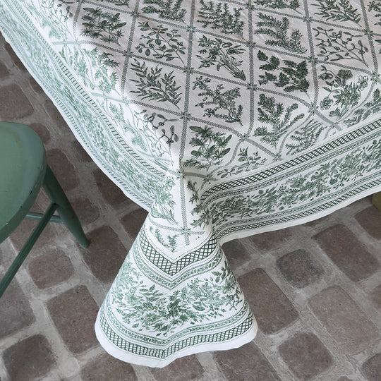 Mahogany Canada Holiday Table Linens (many styles)